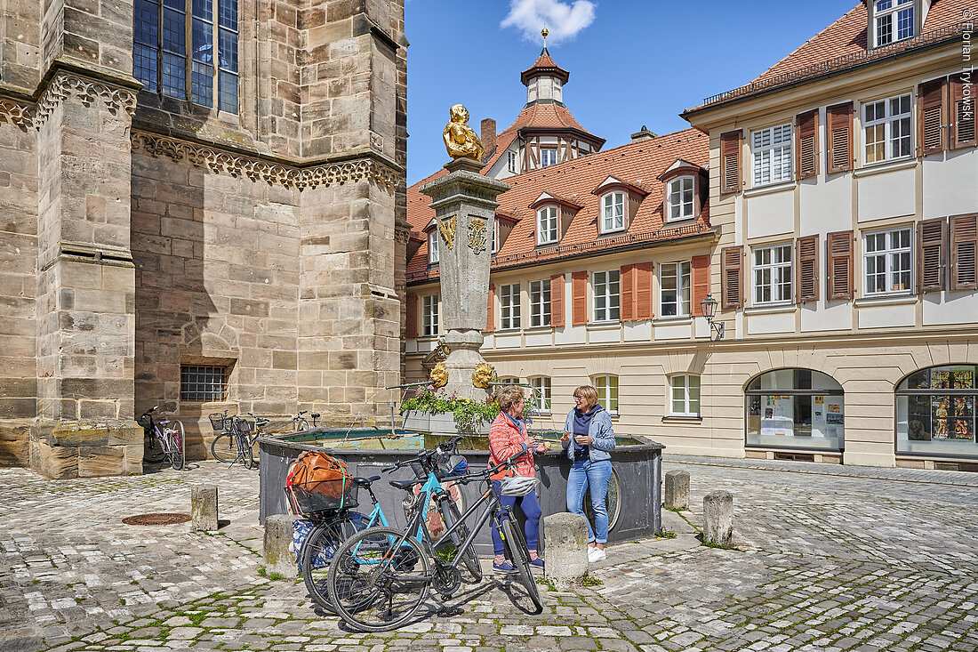 Am Karl-Friedrich-Wilhelm-Brunnen (Ansbach, Romantisches Franken)