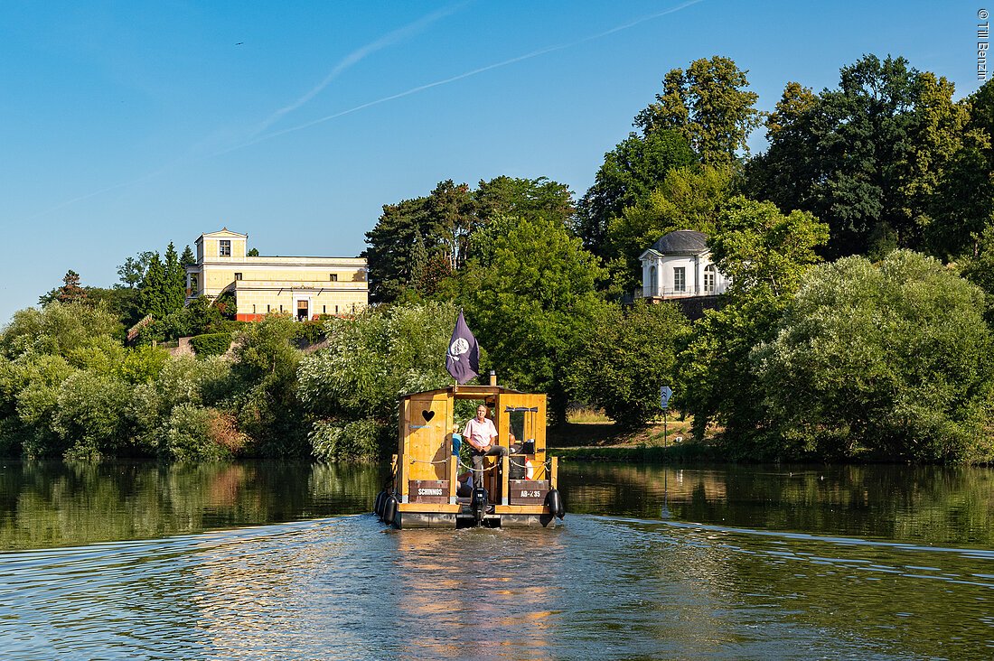 Mainfloß vor Pompejanum (Aschaffenburg, Spessart-Mainland)